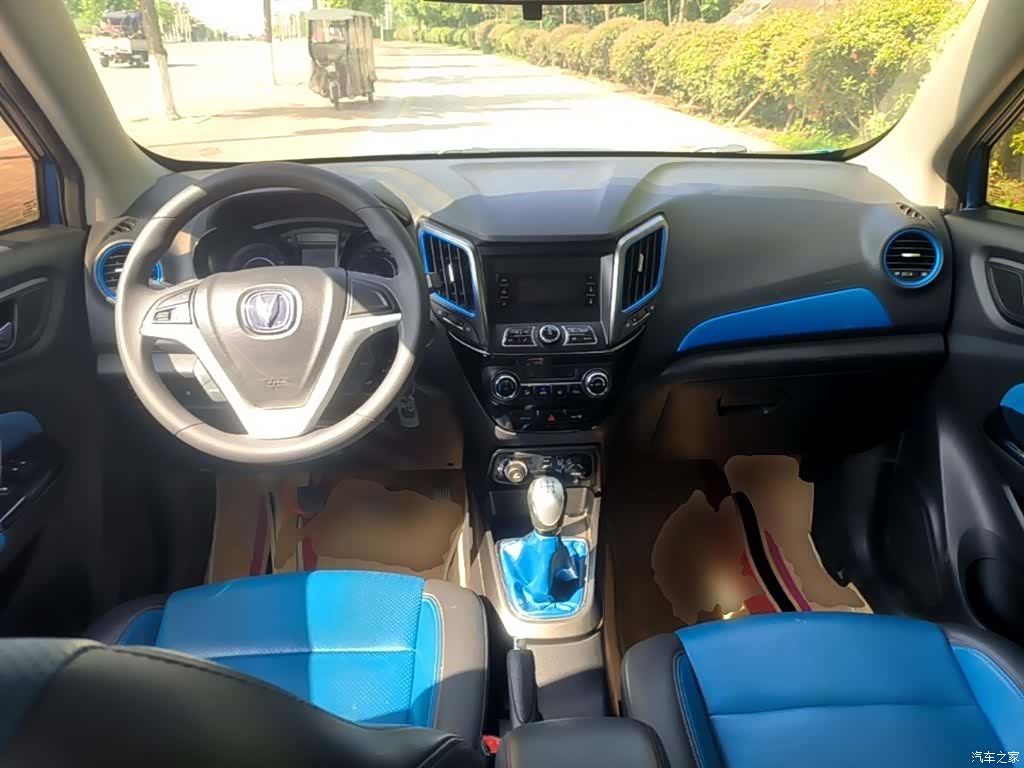 Changan CS15, 2016 10
