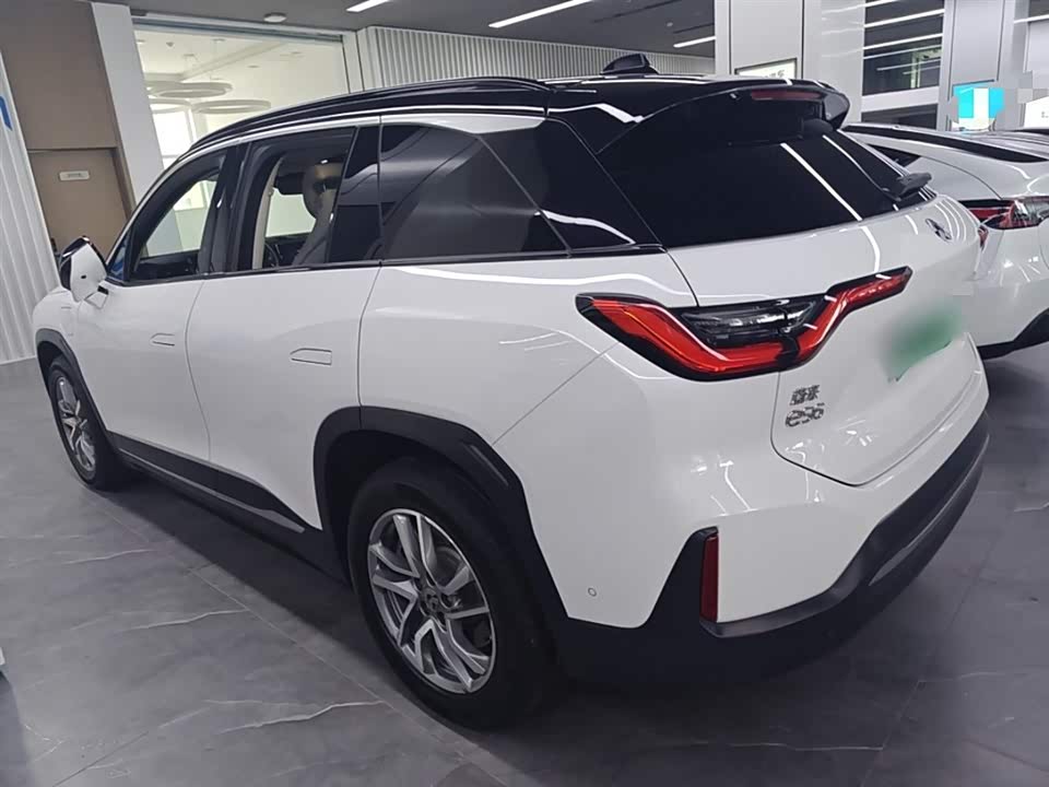 NIO ES6