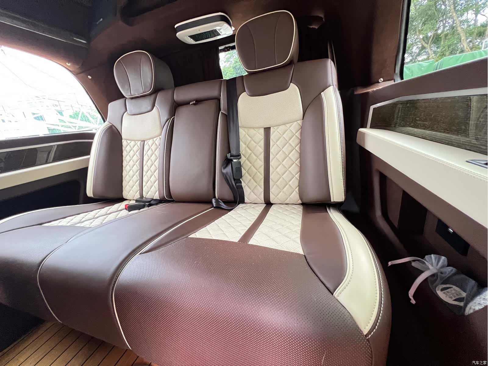 Mercedes-Benz V-Class, 2019 10