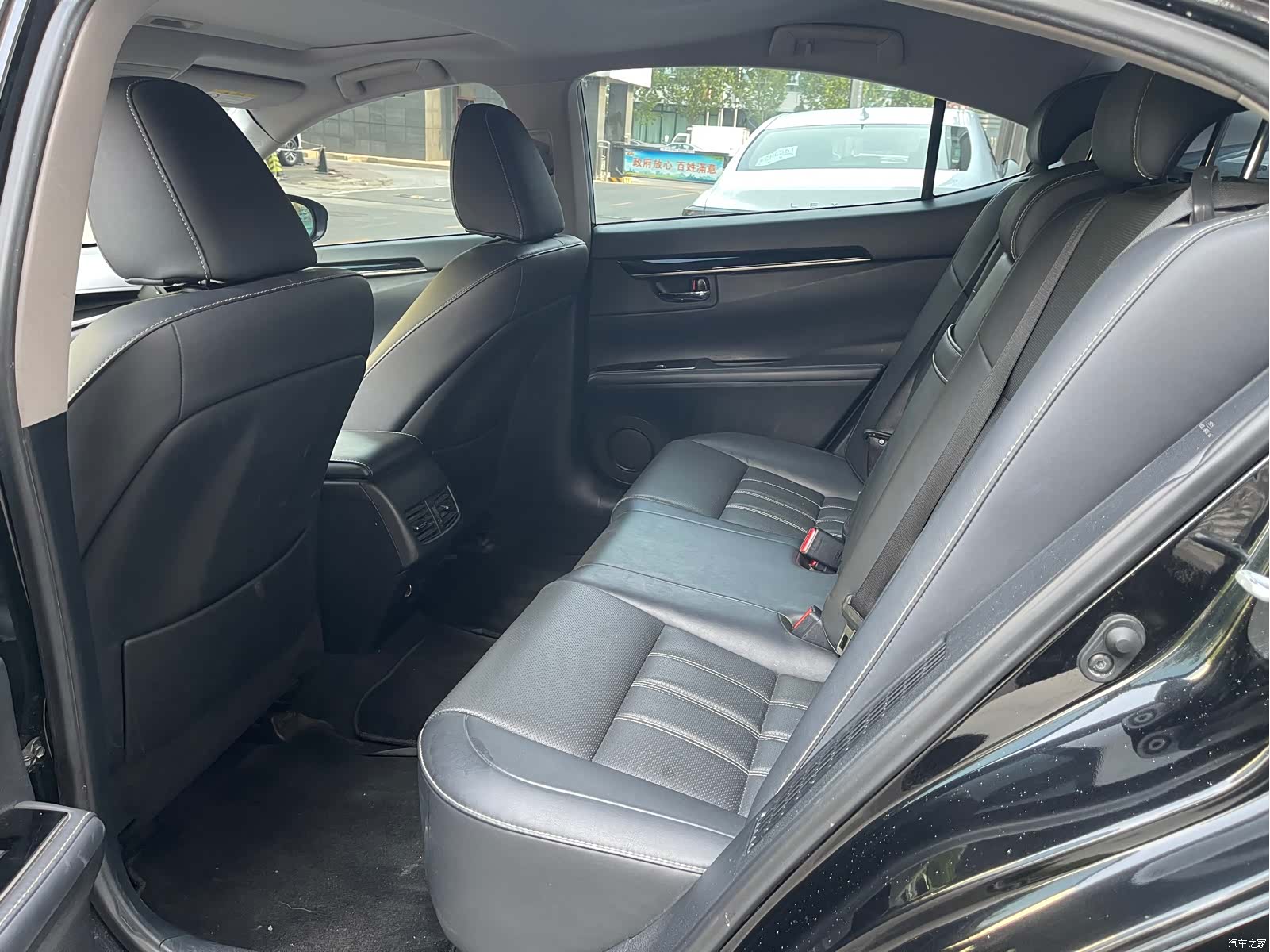 Lexus ES, 2018 7