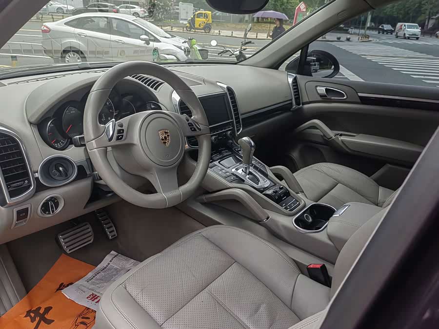 Porsche Cayenne 2011, фото 8