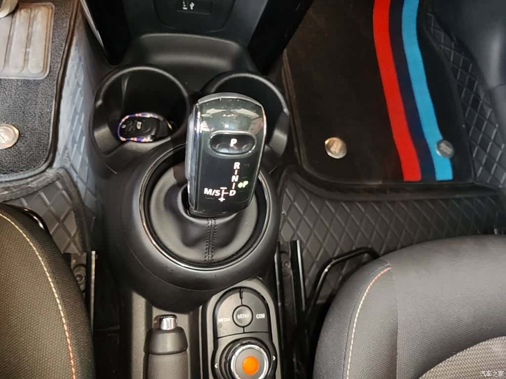 Mini ONE, 2019 14