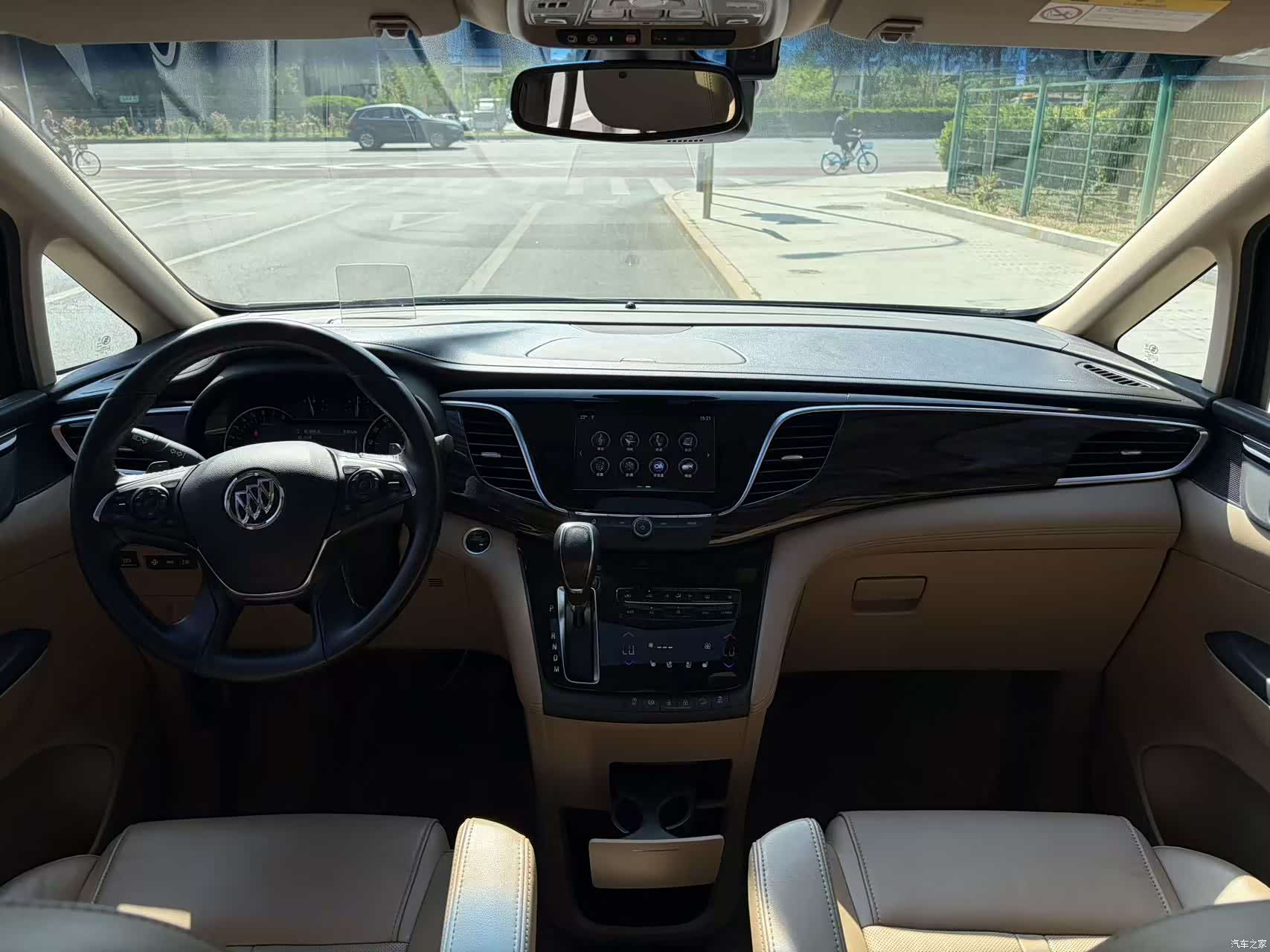 Buick GL8, 2017 6