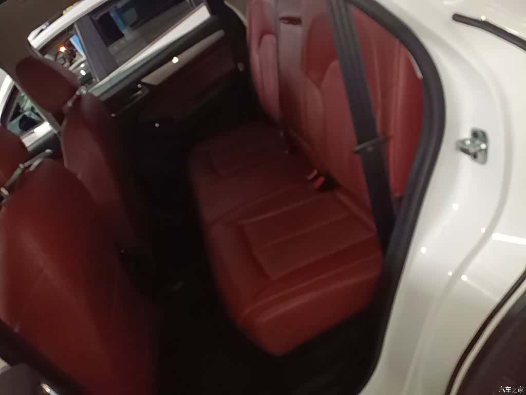Roewe RX5, 2017 17