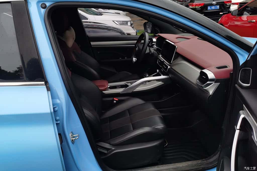 Geely Coolray, 2022 8