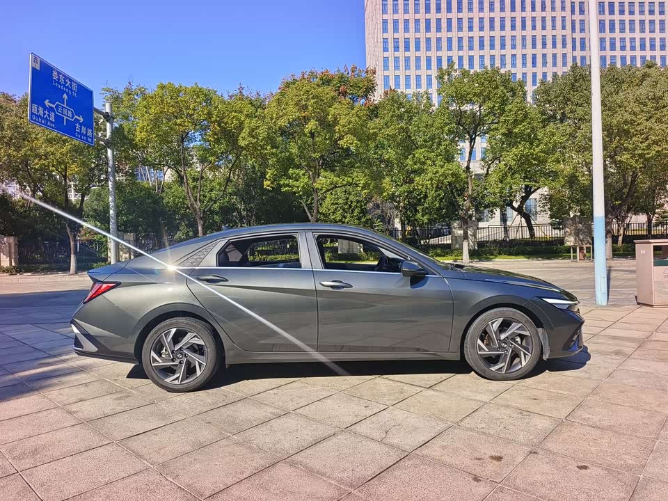 Hyundai Elantra