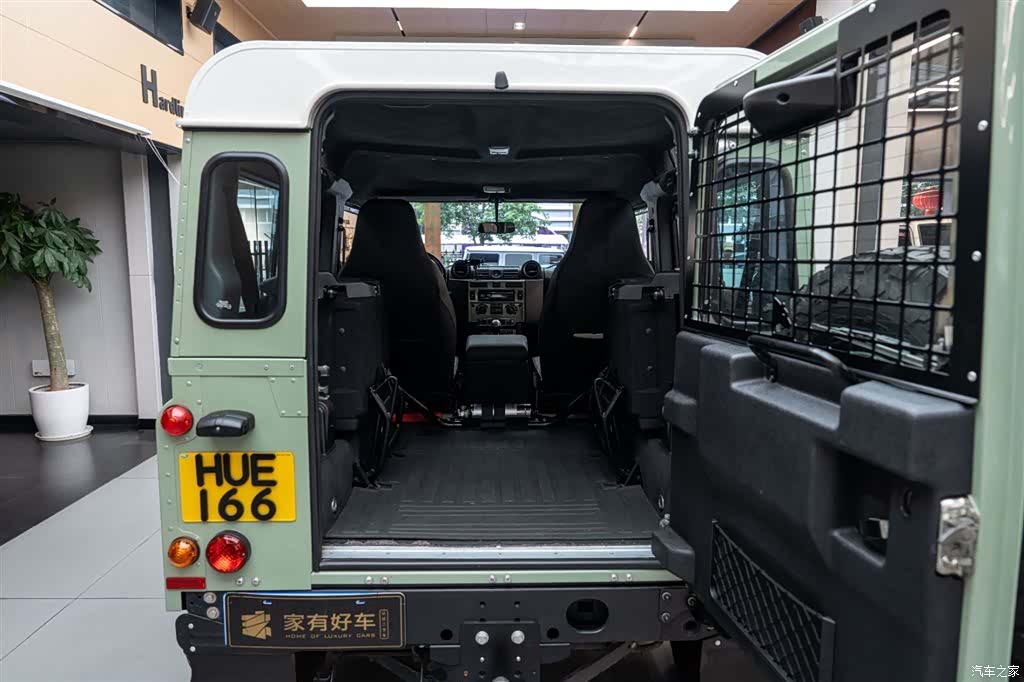 Land Rover Defender, 2017 6