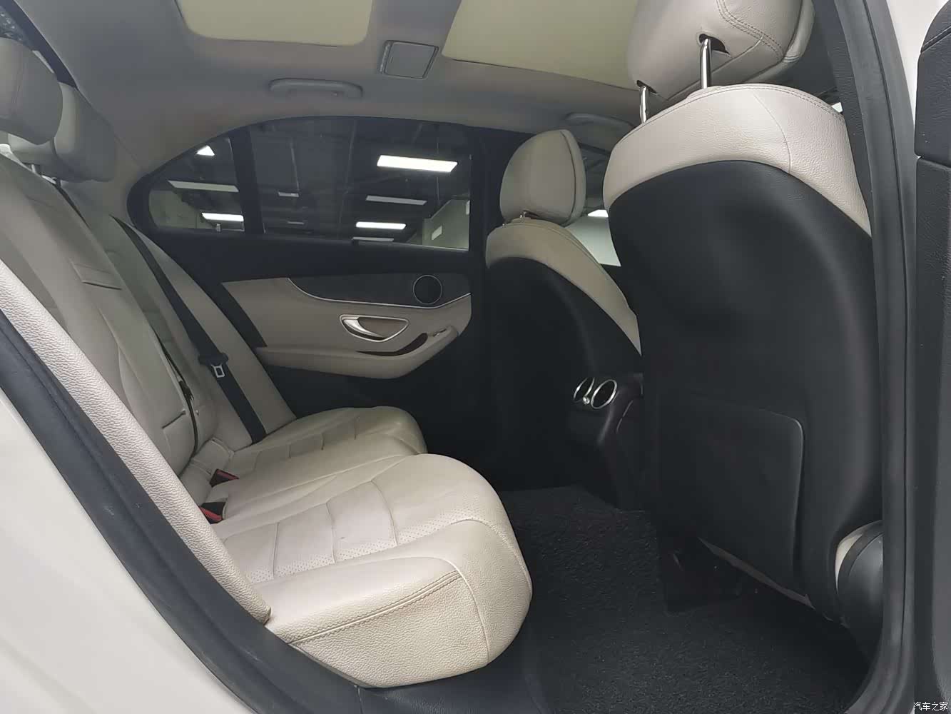 Mercedes-Benz C-Class, 2015 11