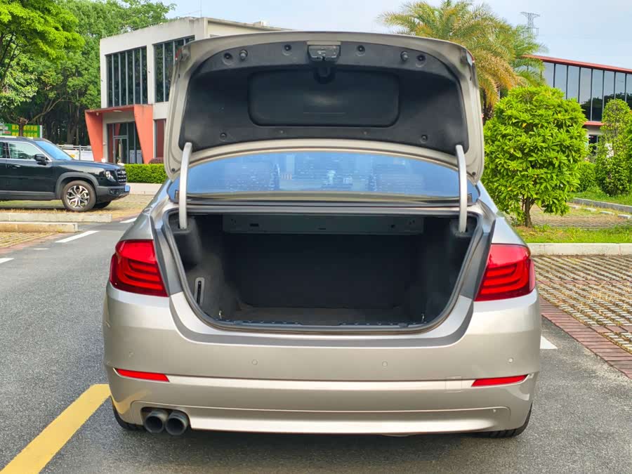 BMW 5 Series 2012, фото 9