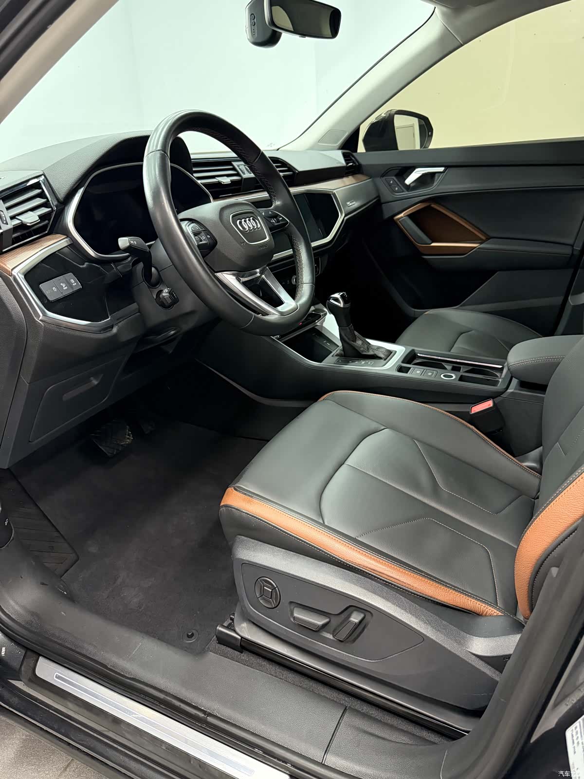 Audi Q3, 2022 12