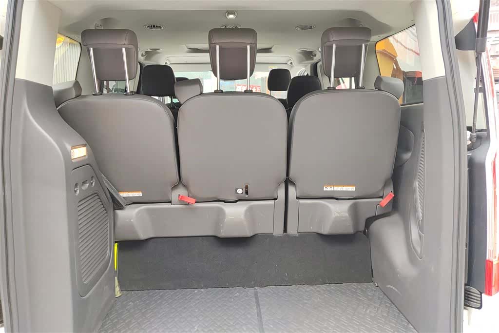 Ford Tourneo, 2019 4