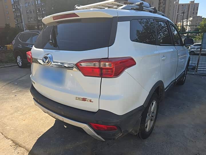 BAIC Huansu S3 2016 S3 L 1.5L МКПП zun xiang xing