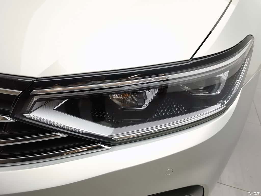 Volkswagen Magotan, 2020 7