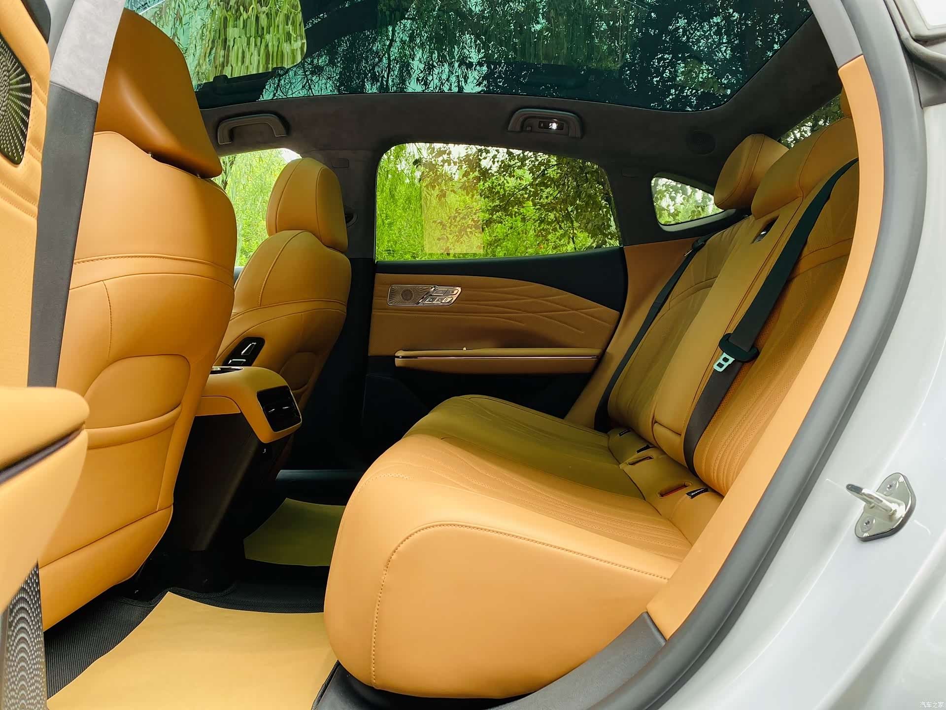 Geely 8, 2025 11