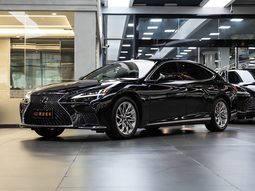 Lexus LS