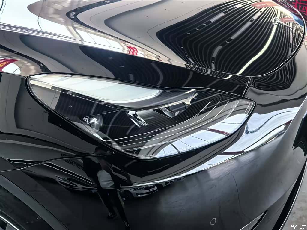 Tesla Model Y, 2021 4