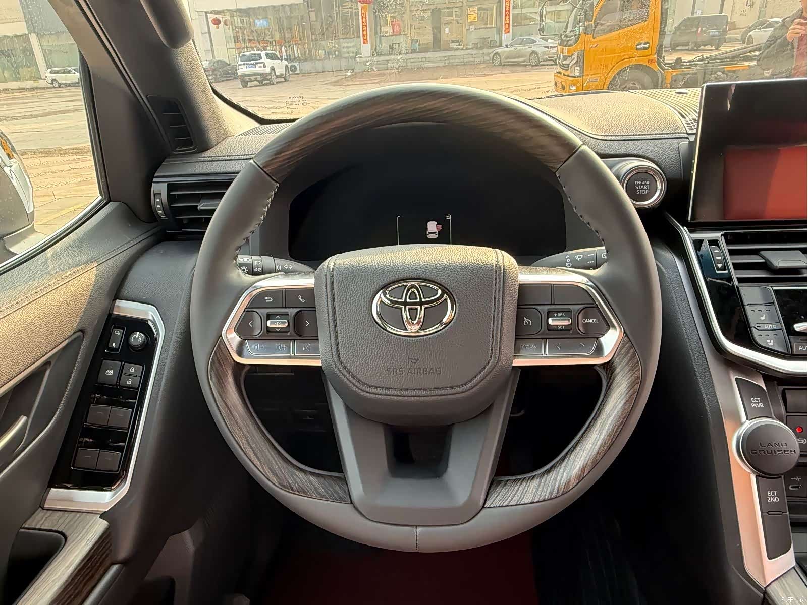 Toyota Land Cruiser, 2026 17