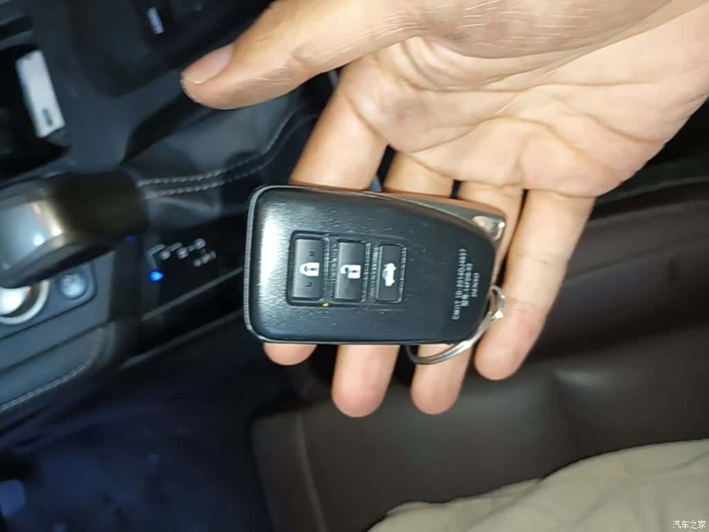 Lexus ES, 2018 9