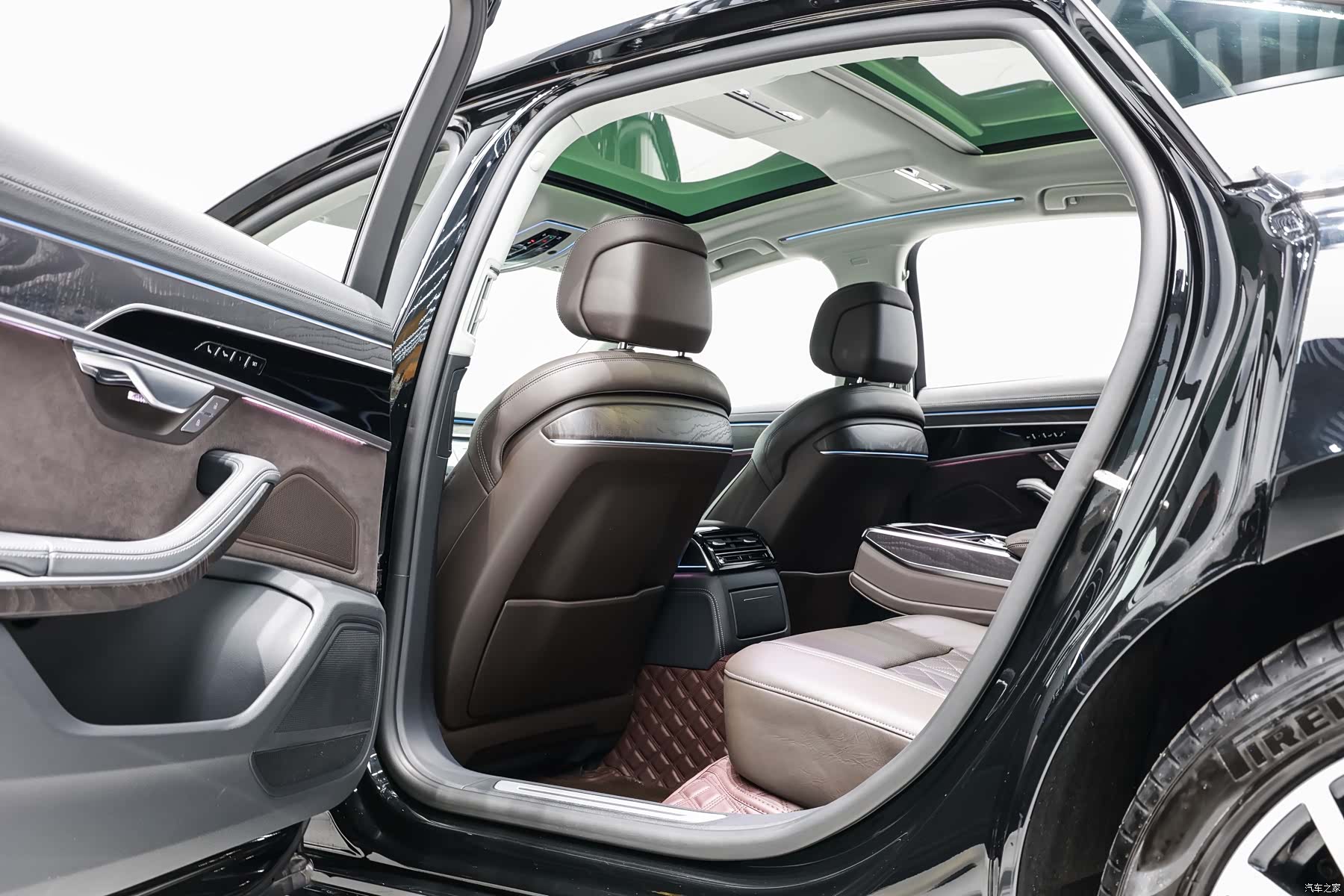 Audi A8L, 2024 21