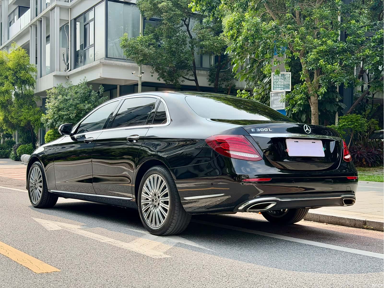 Mercedes-Benz E-Class, 2020 17