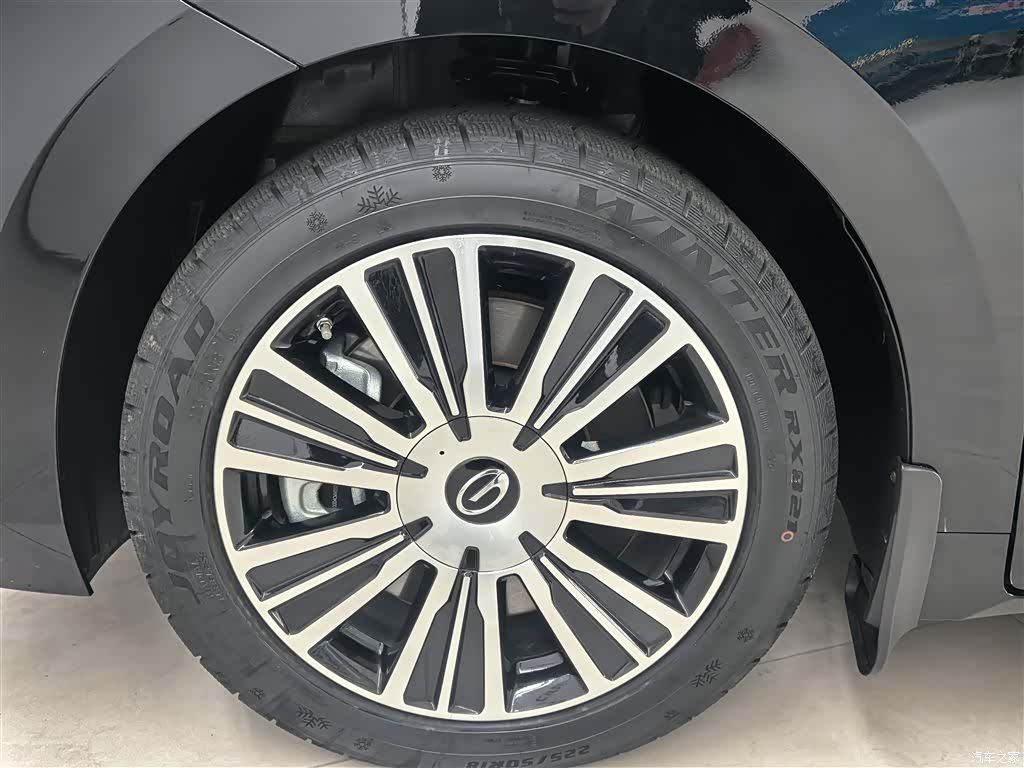 Trumpchi E8, 2025 7