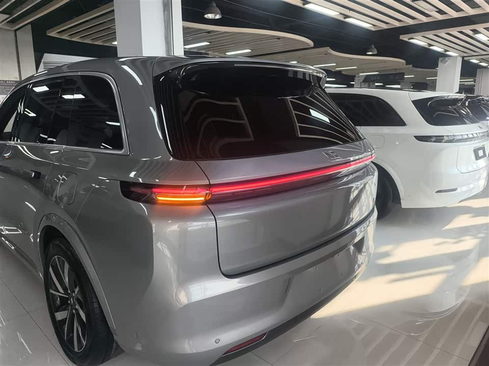 Li Auto Ideal L8