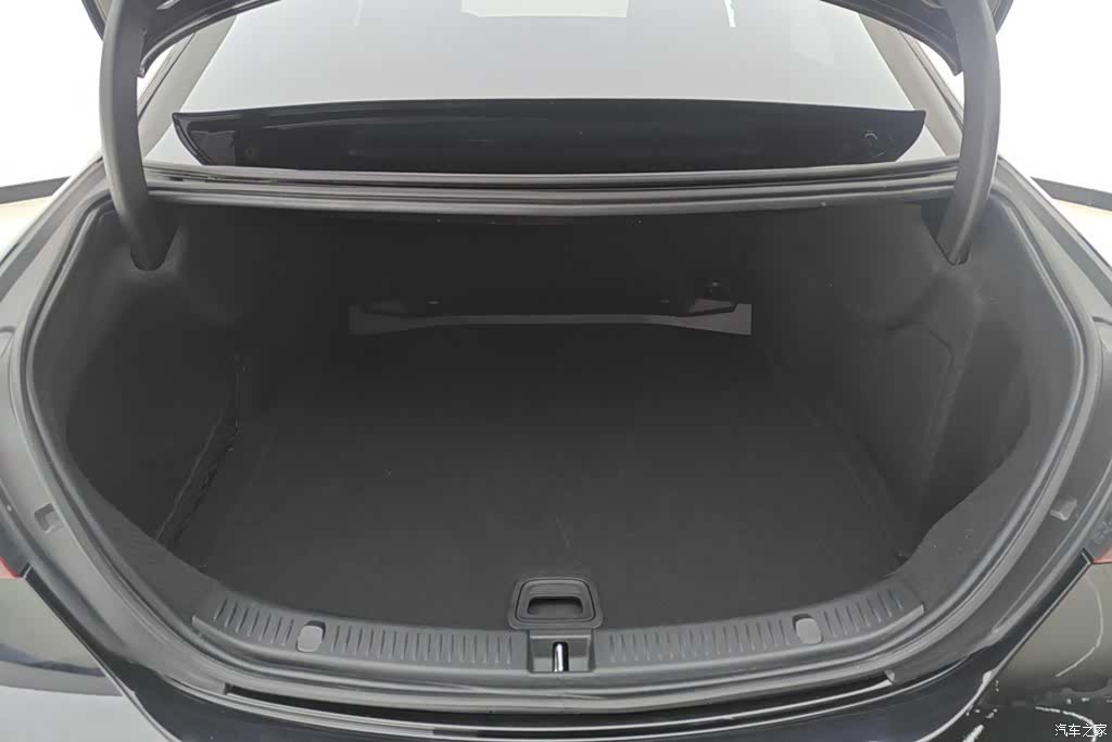 Mercedes-Benz E-Class, 2021 4