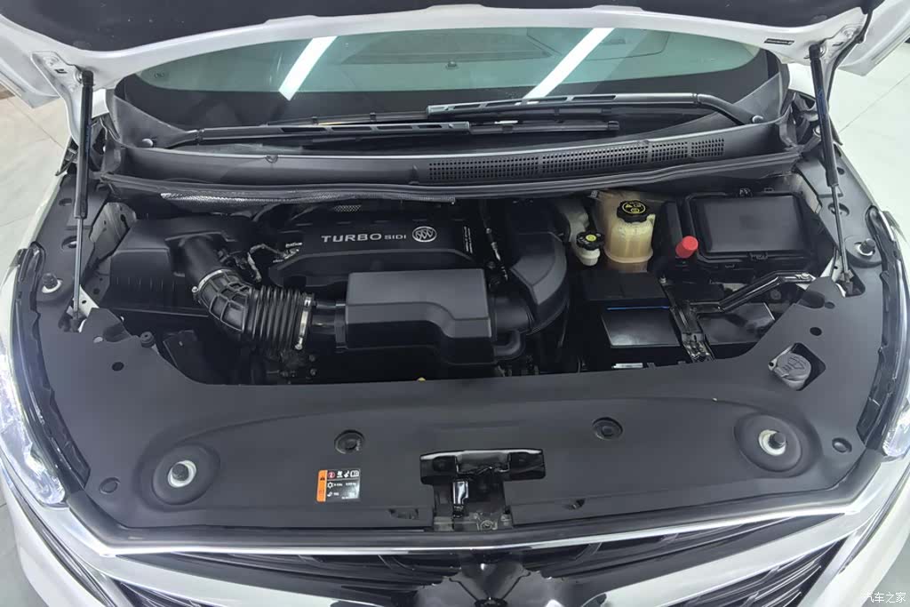 Buick GL8, 2021 10