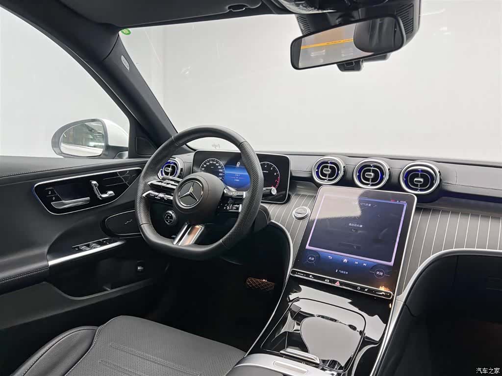 Mercedes-Benz C-Class, 2023 24