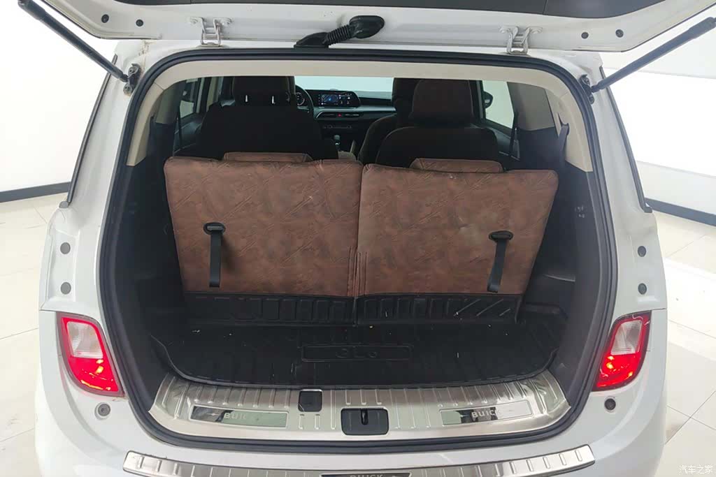 Buick GL6, 2023 4
