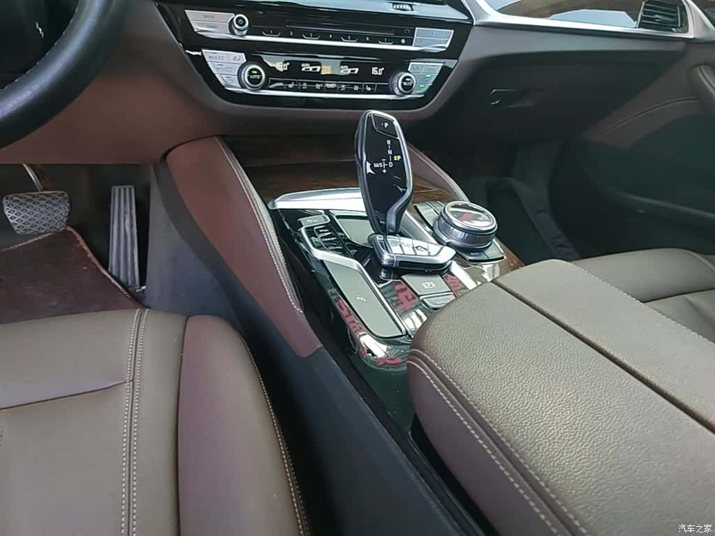 BMW 5 Series, 2018 14