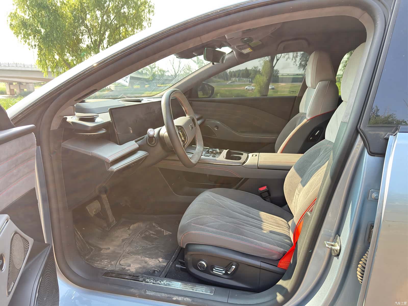 Geely E8, 2025 4