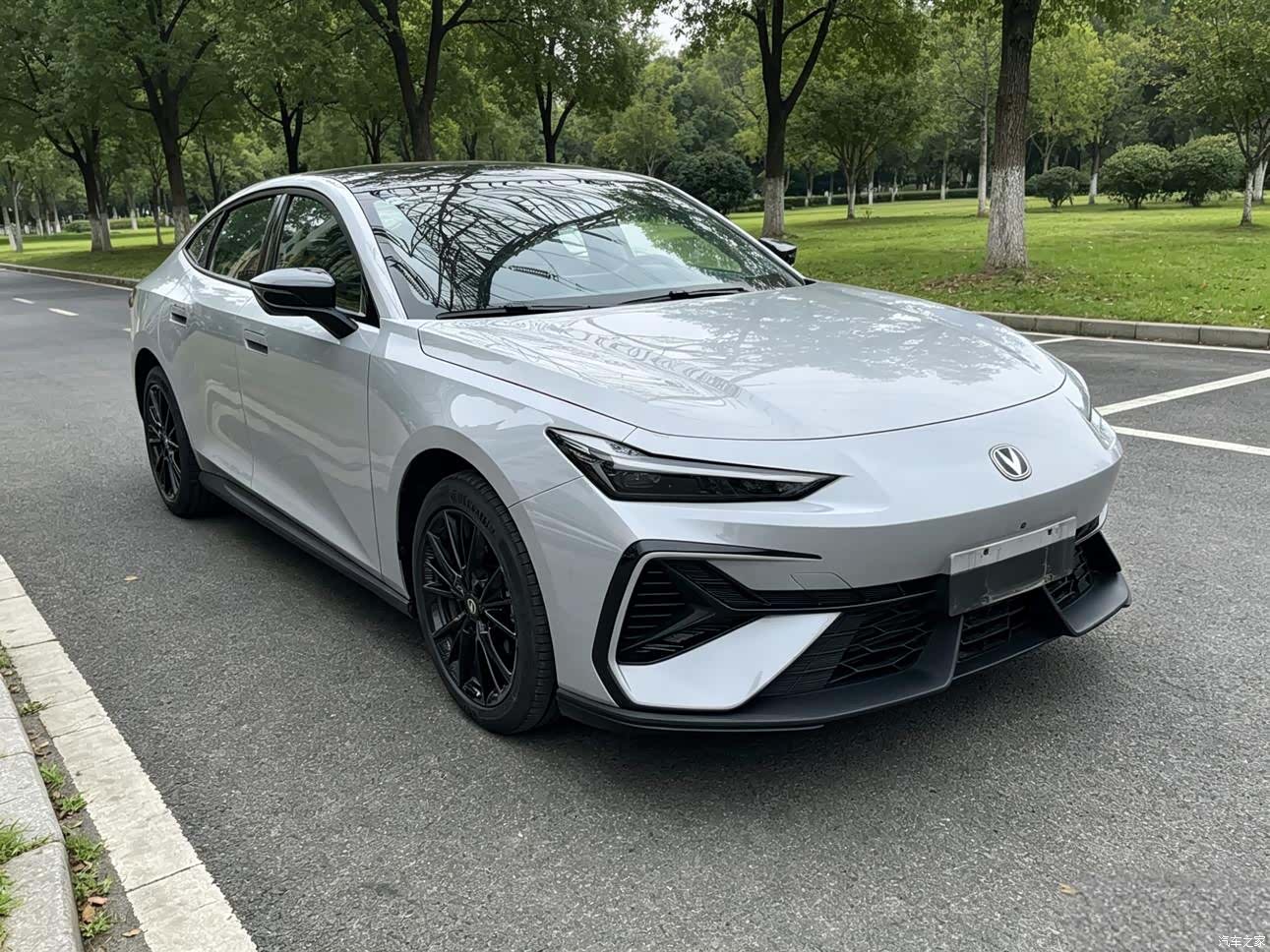 Changan UNI-V, 2025 3