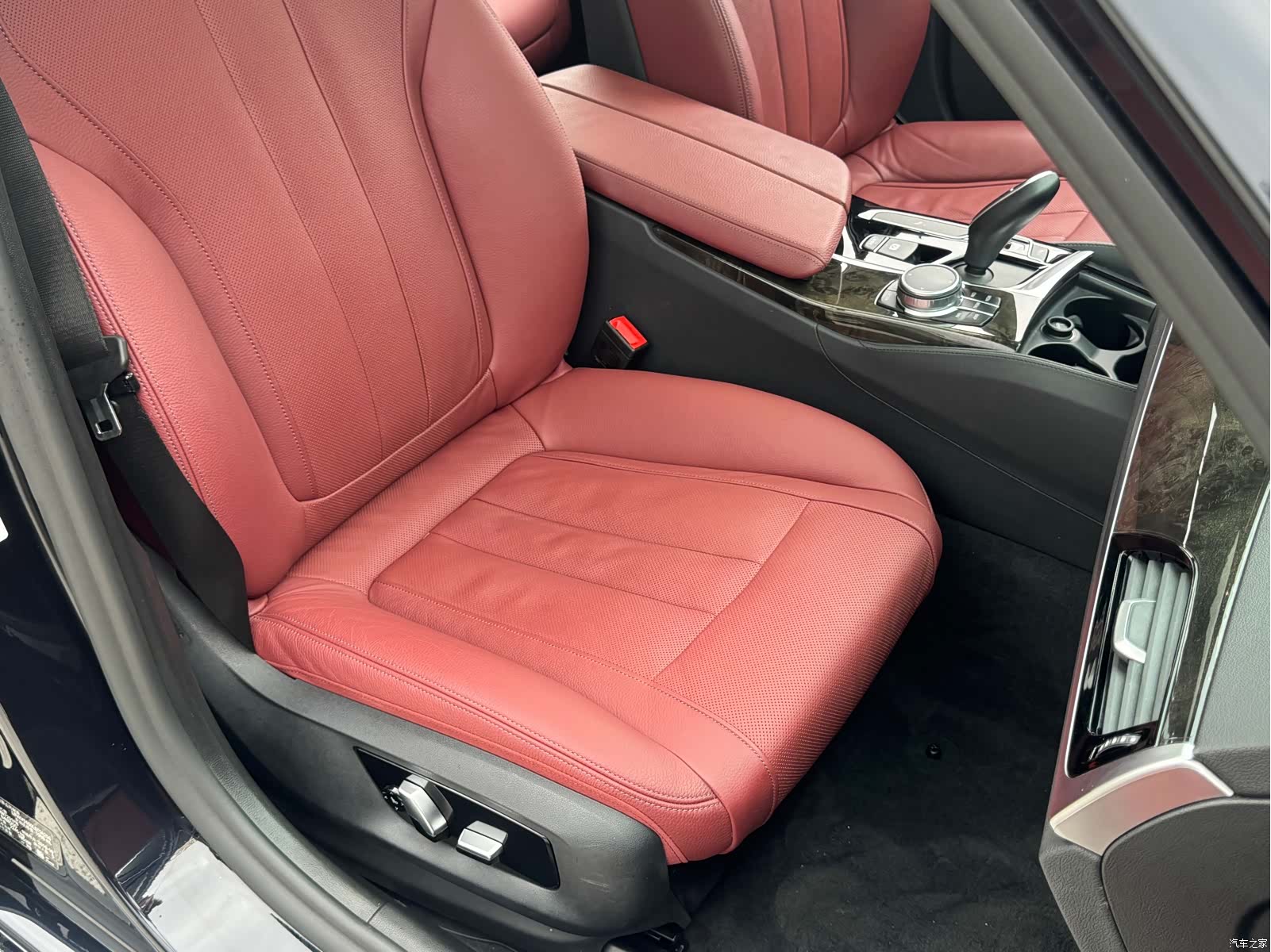 BMW 5 Series, 2020 11