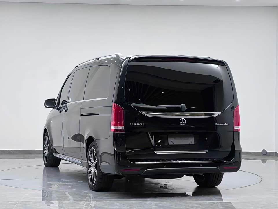 Mercedes-Benz V-class