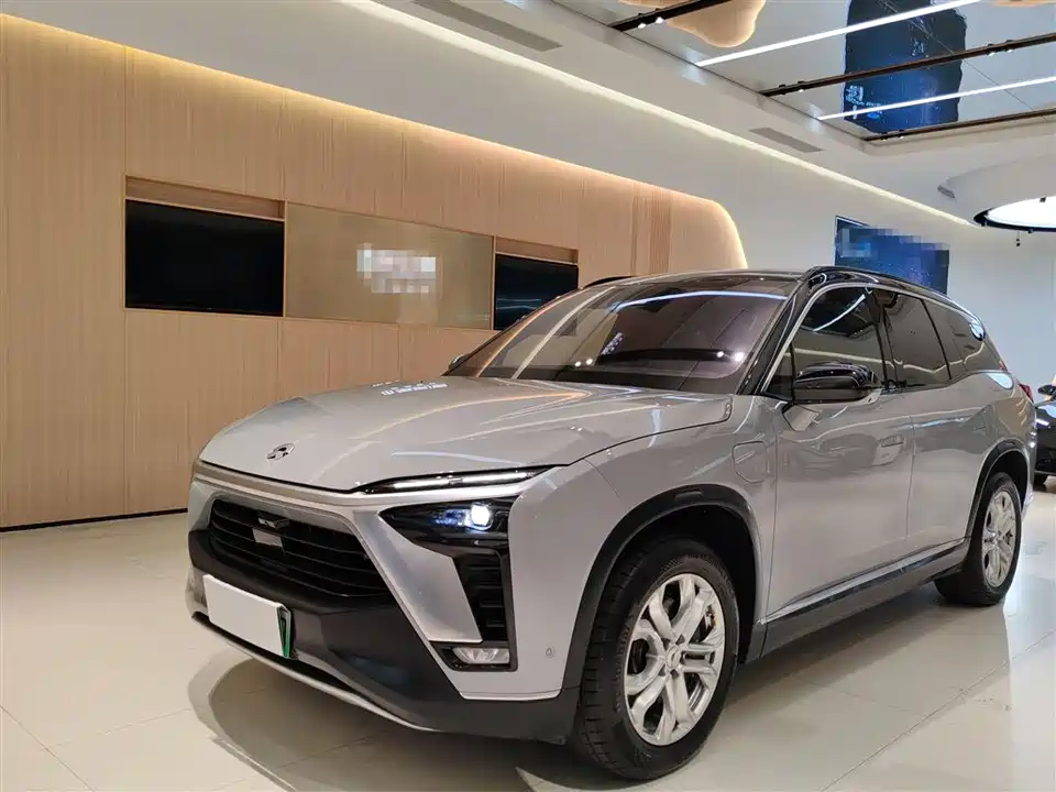 NIO ES8