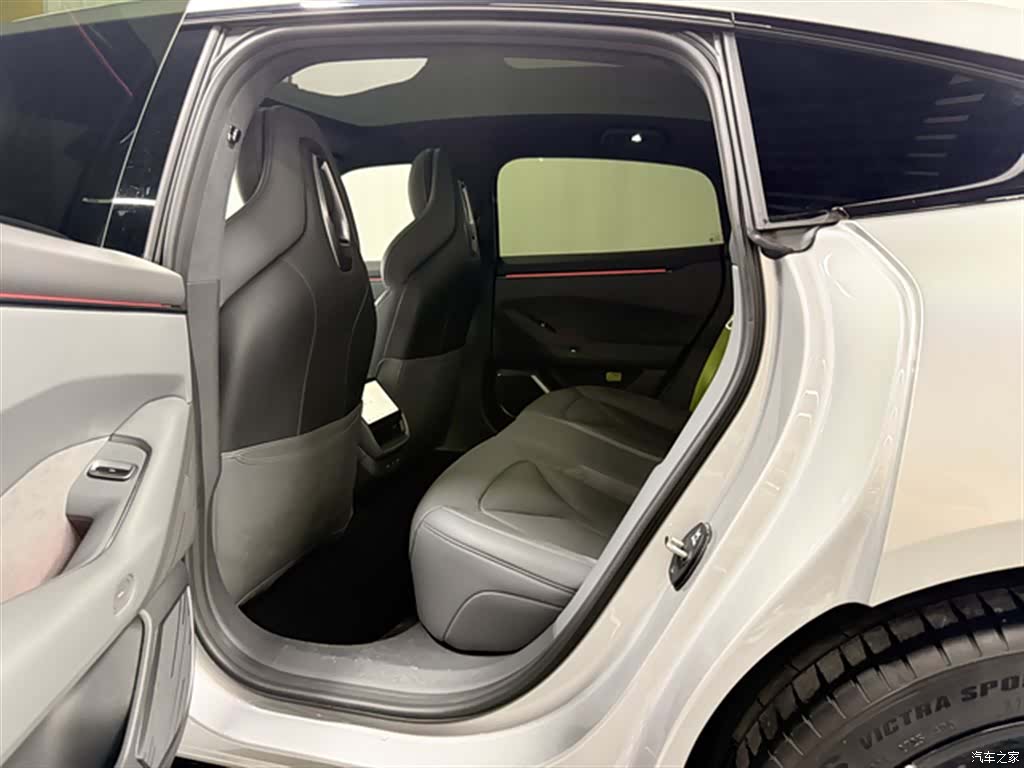 Xpeng P7, 2025 12