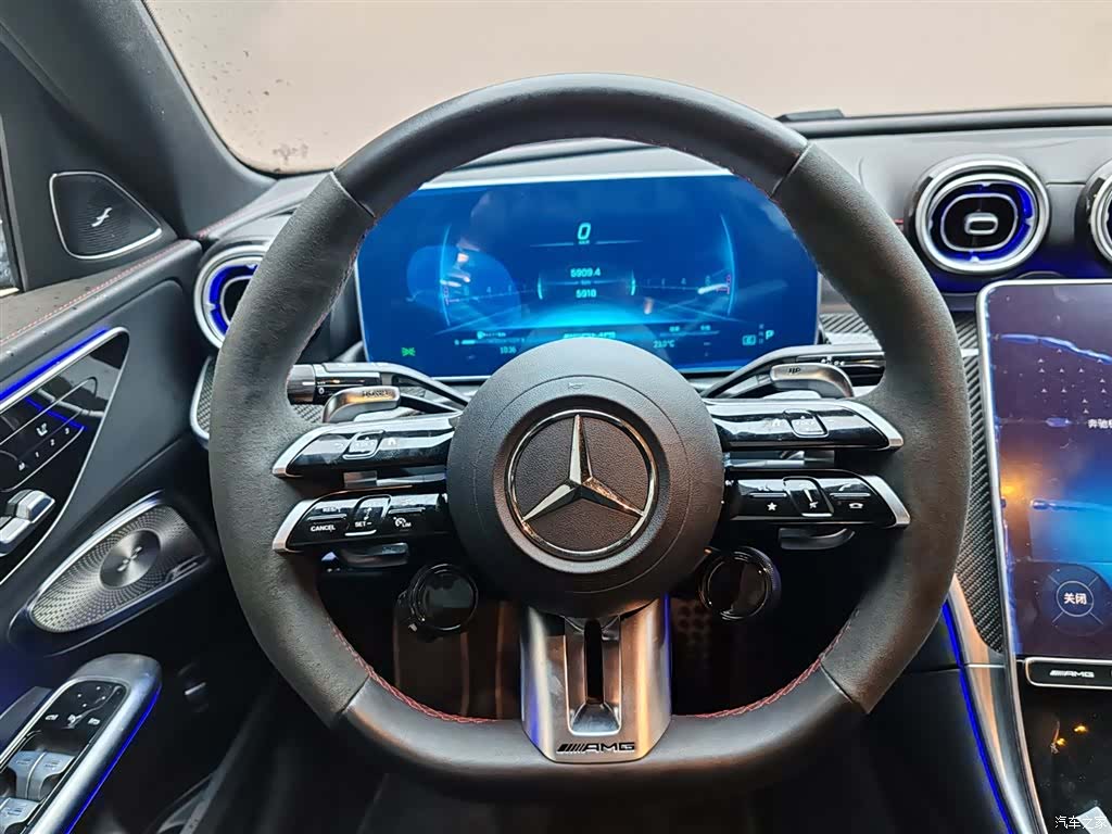 Mercedes-Benz C-Class, 2025 14