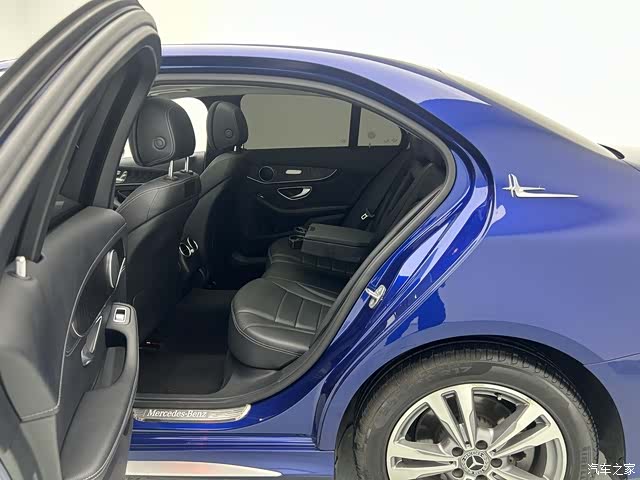 Mercedes-Benz C-Class, 2018 16