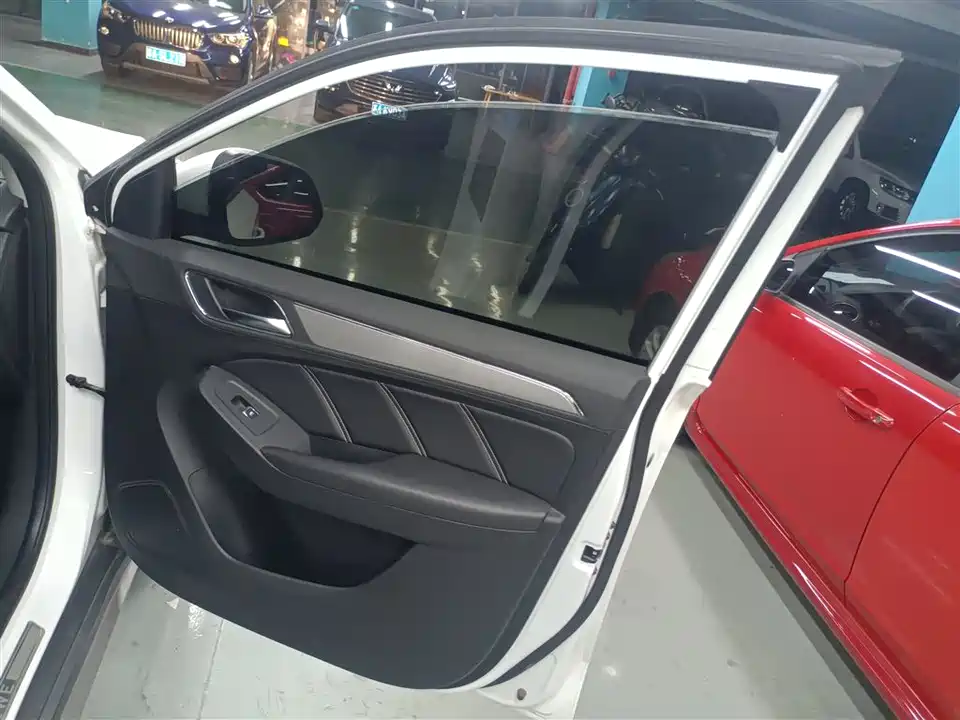 Roewe RX5 Roewe RX5