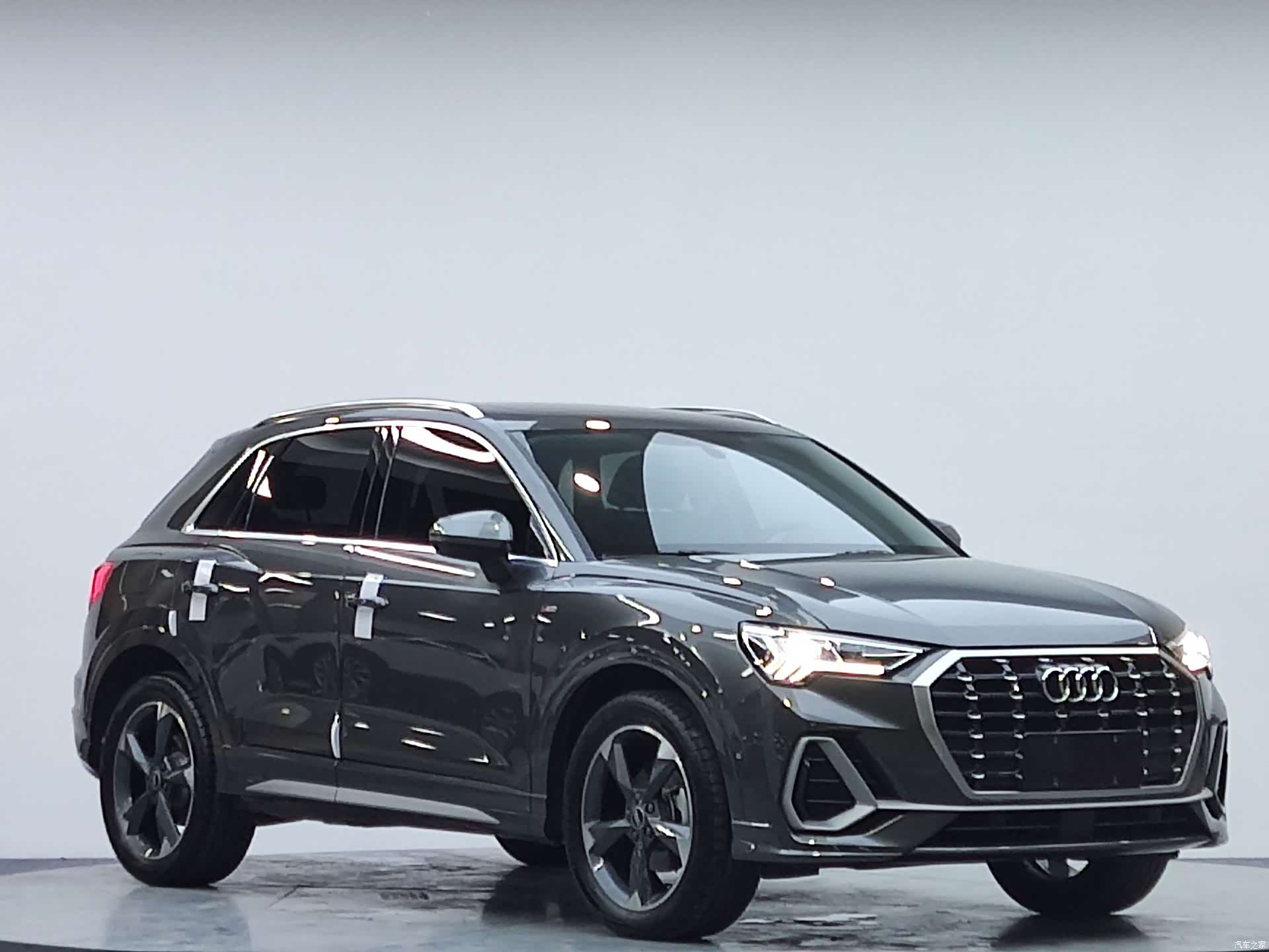Audi Q3, 2023 3
