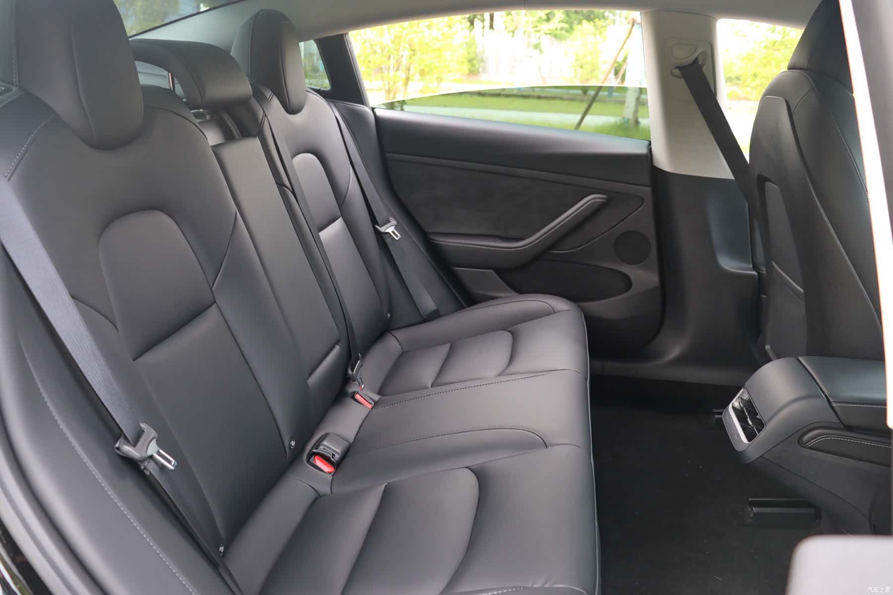 Tesla Model 3, 2023 21