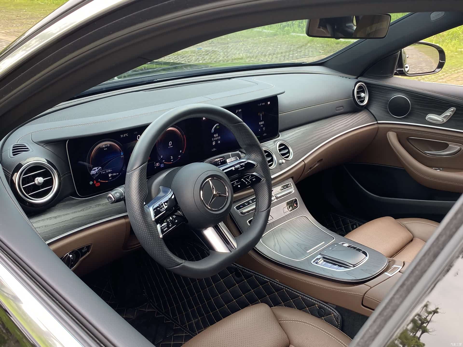 Mercedes-Benz E-Class, 2022 11