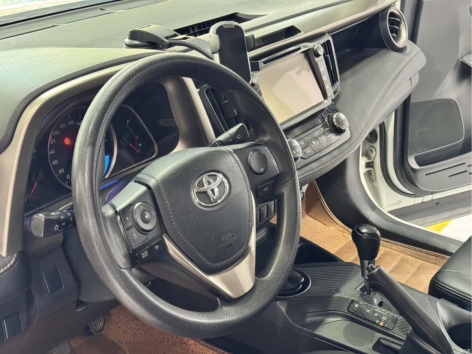 Toyota RAV4, 2016 7