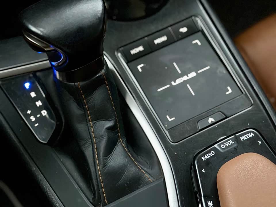 Lexus UX Lexus UX