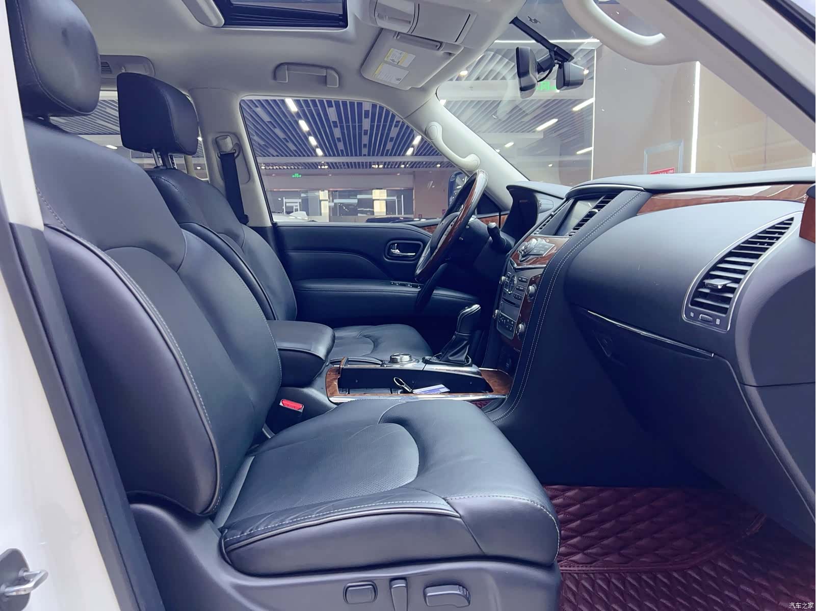 Infiniti QX80, 2019 8