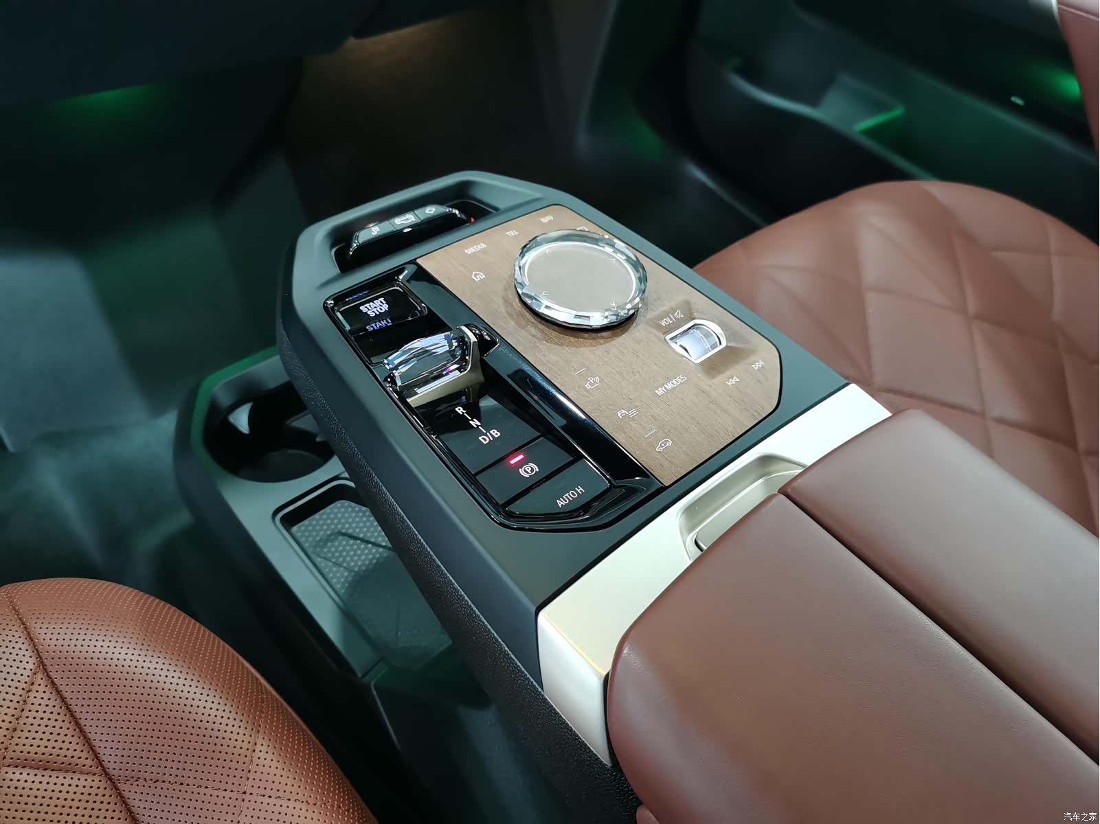 BMW iX, 2024 16