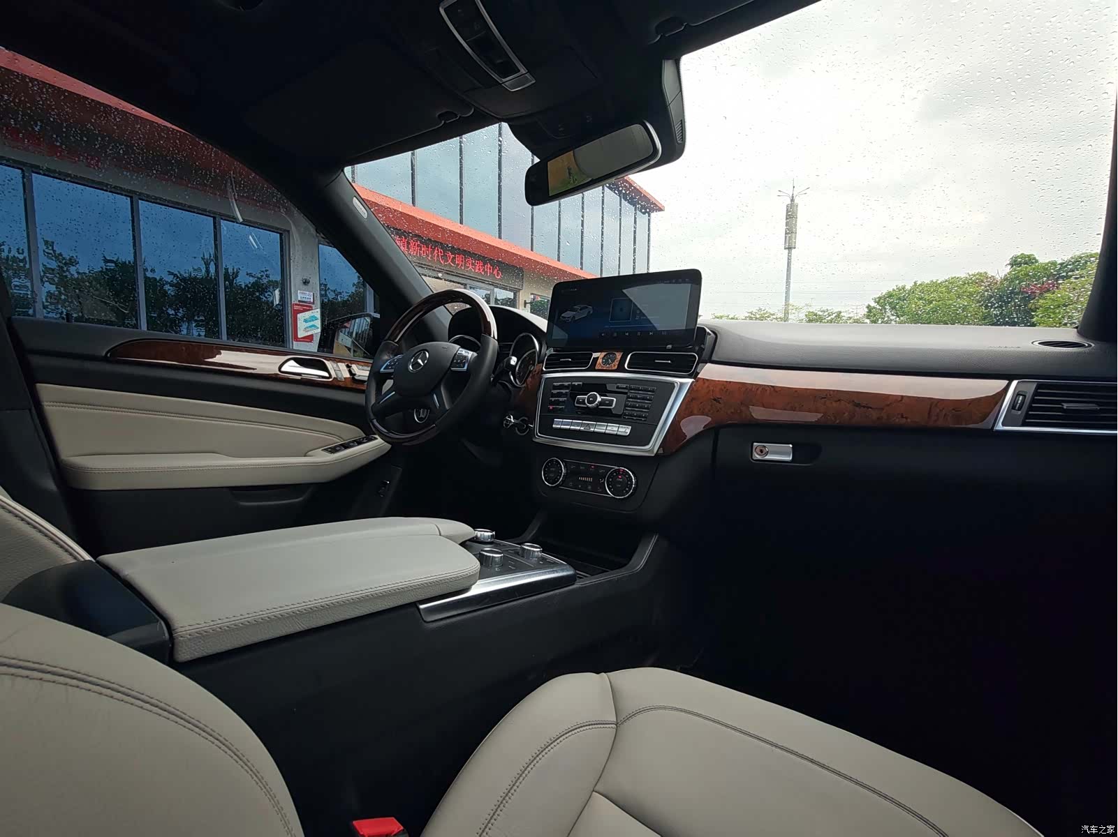 Mercedes-Benz M-Class, 2013 13