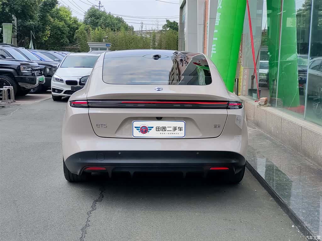 NIO ET5, 2025 все фото