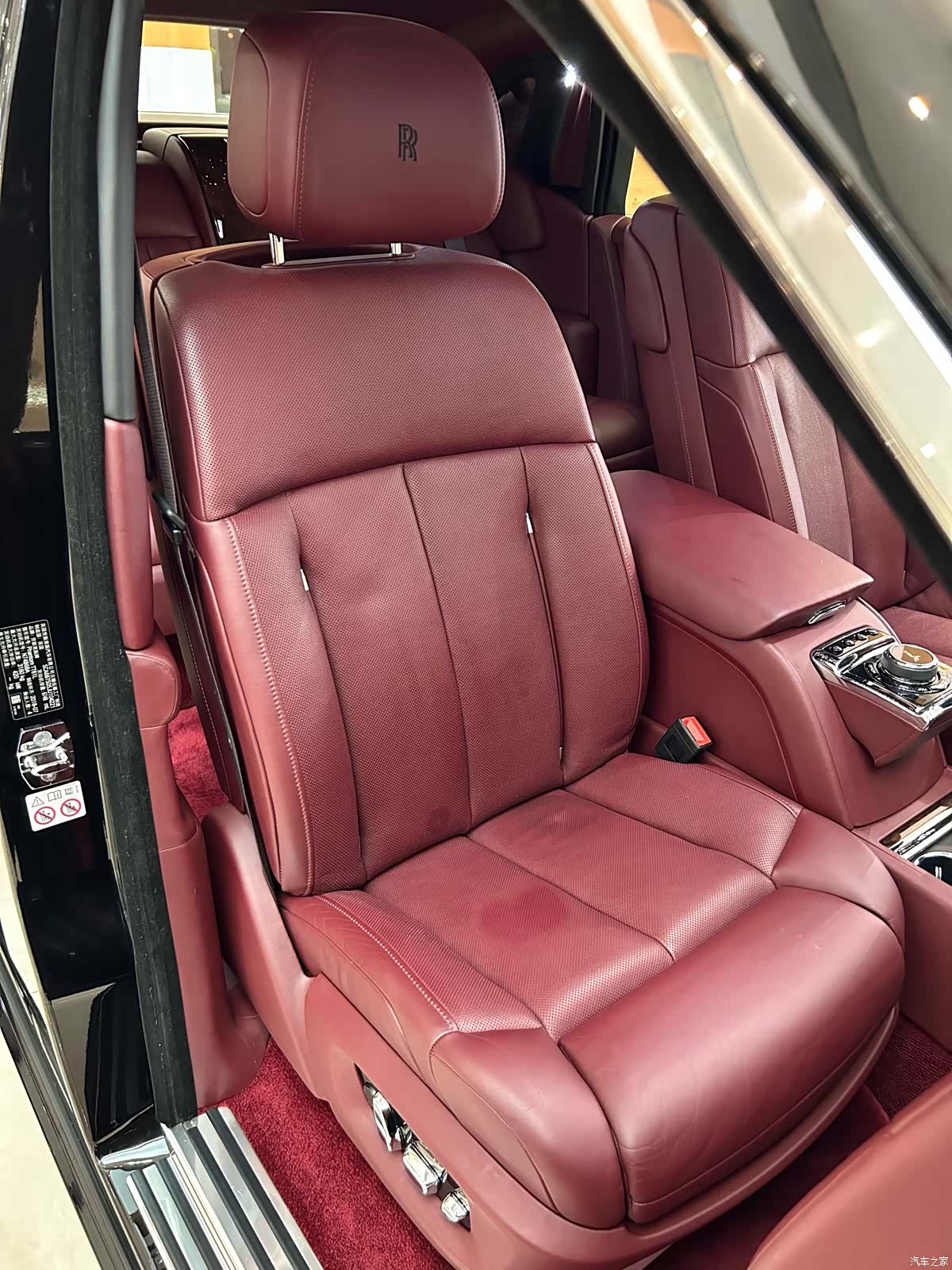 Rolls-Royce Phantom, 2019 9